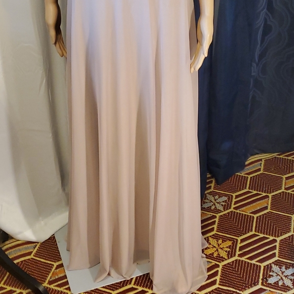 Beautiful mother of the bride - Picture 7 of 12